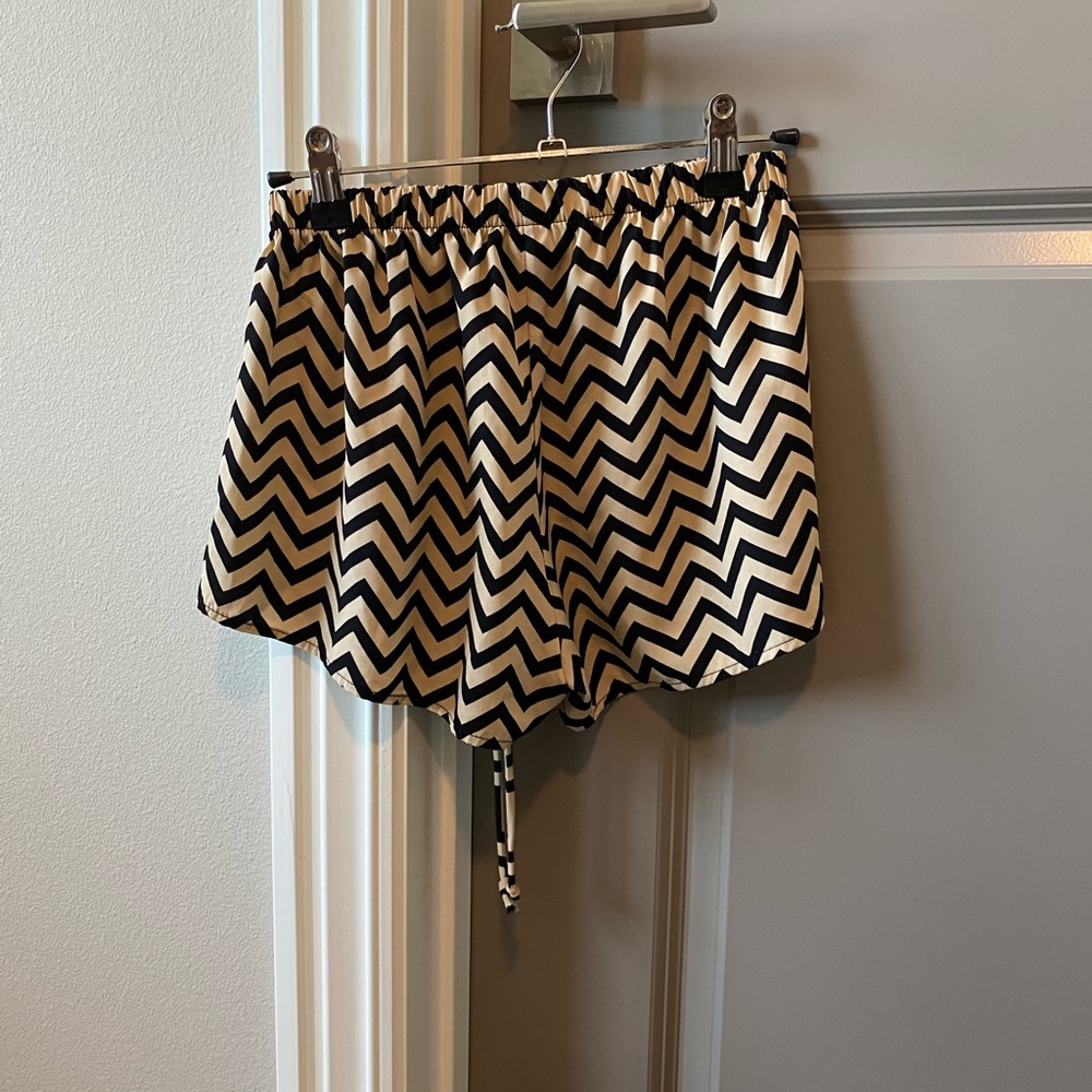 Chevron shorts - Picture 2 of 2